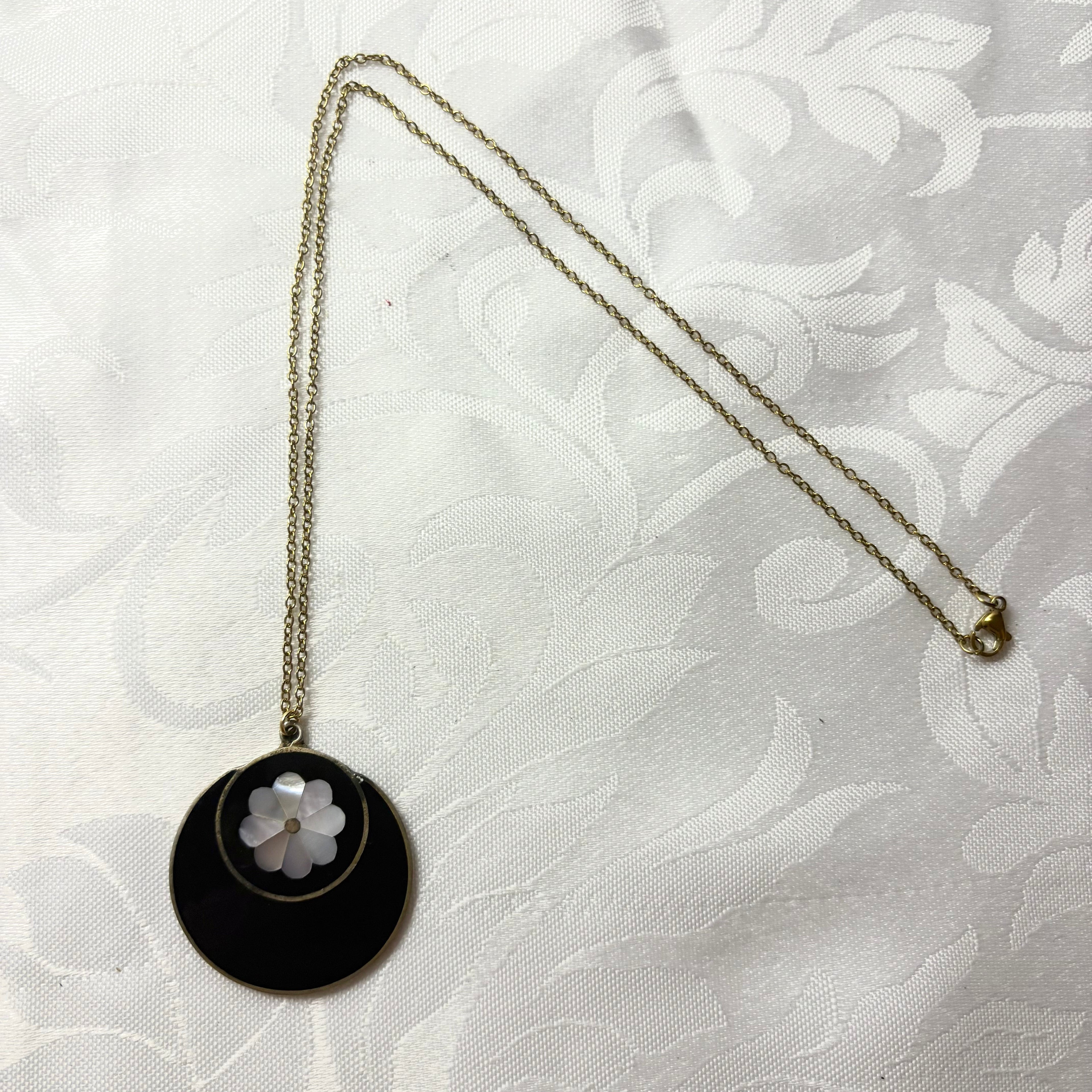 vintage flower pendant necklace
