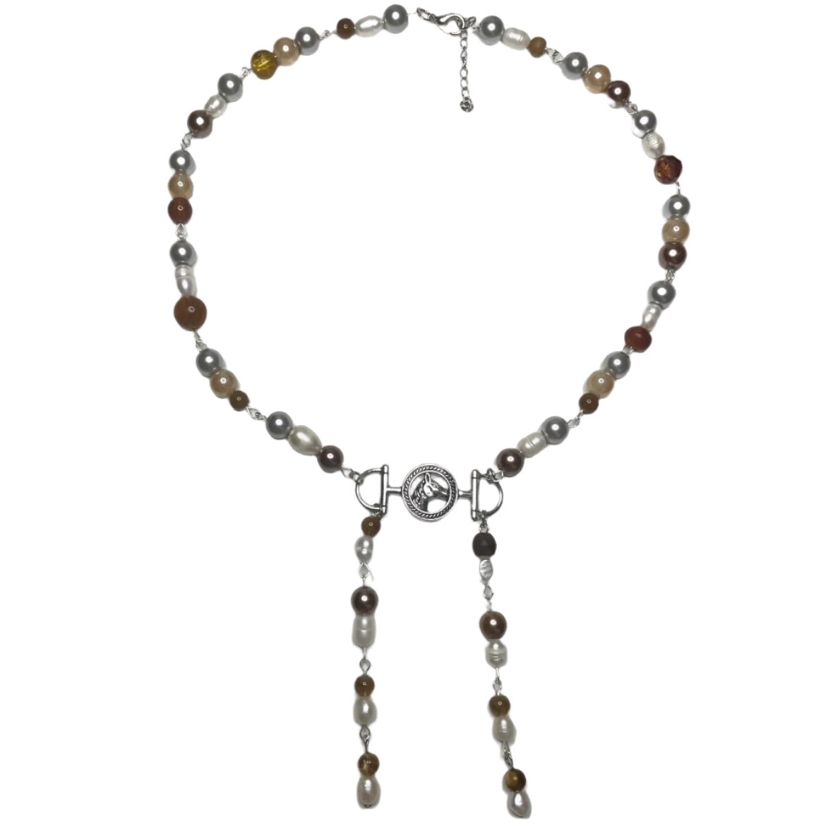 16 carriages beaded necklace