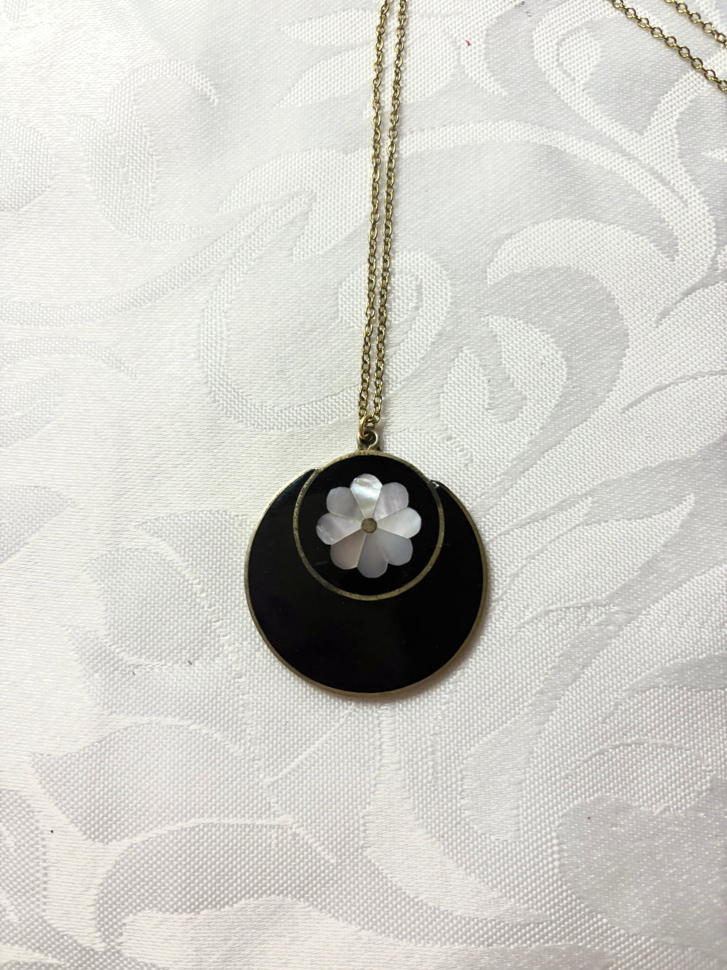 vintage flower pendant necklace