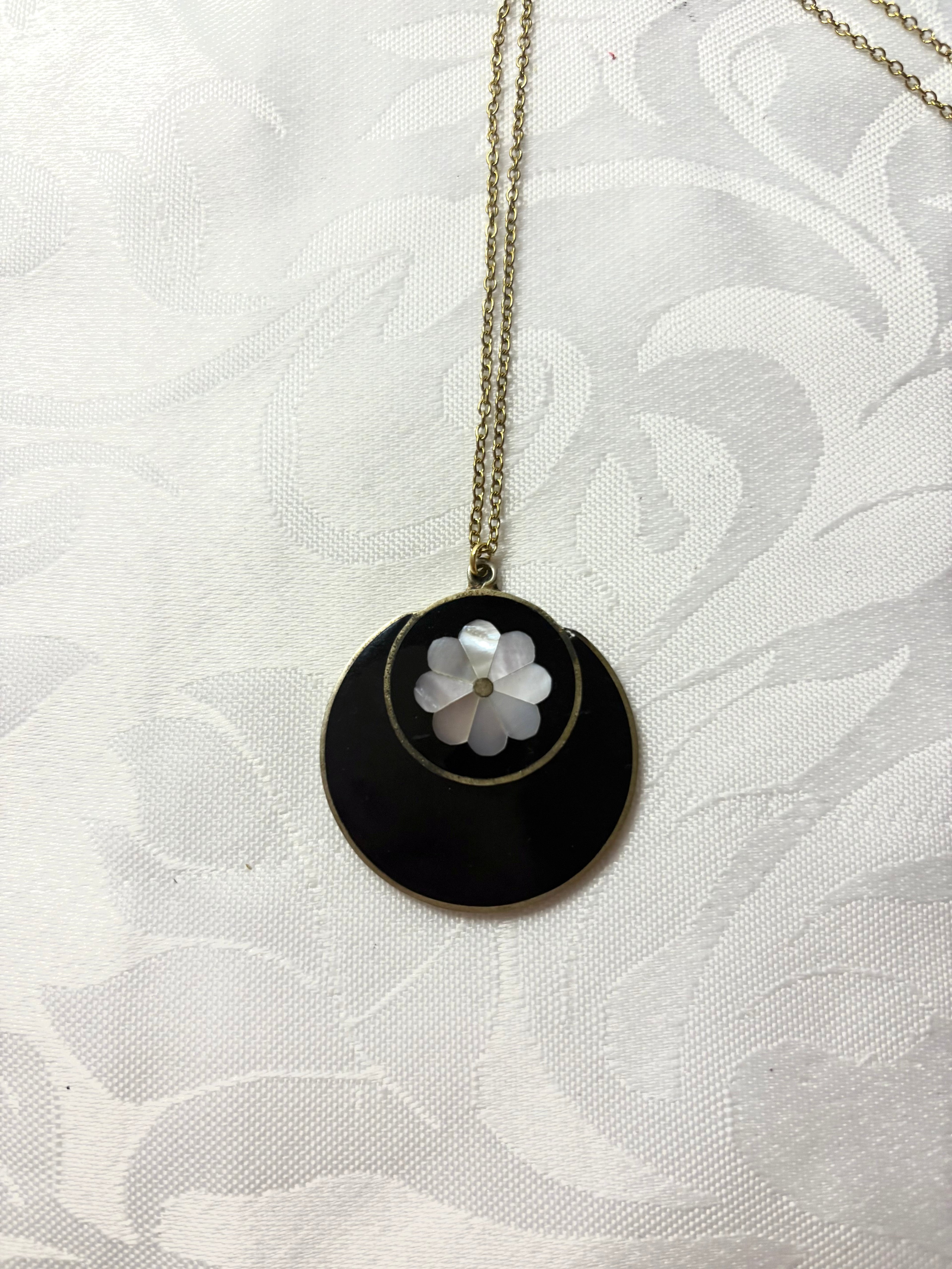 vintage flower pendant necklace