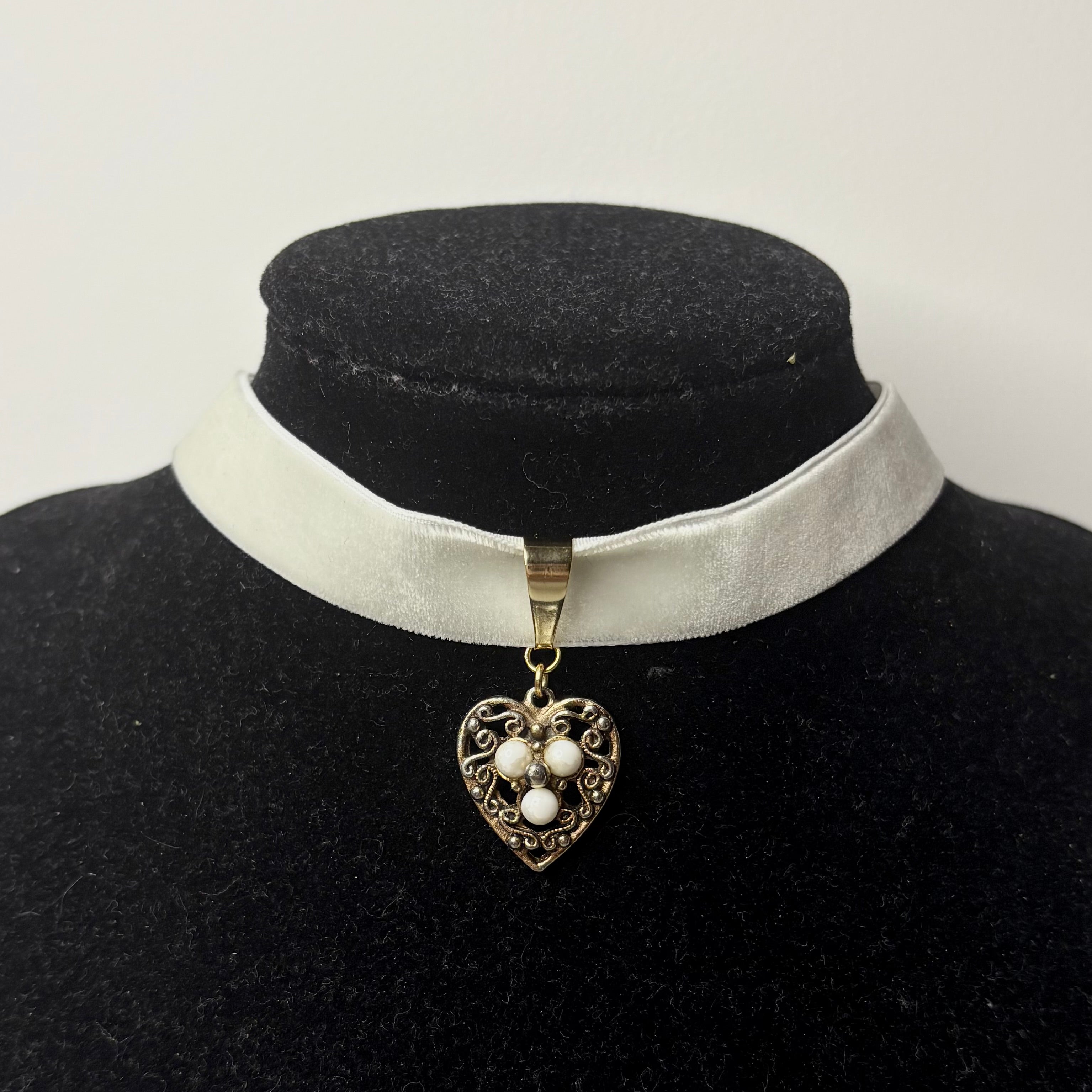 marilyn choker necklace