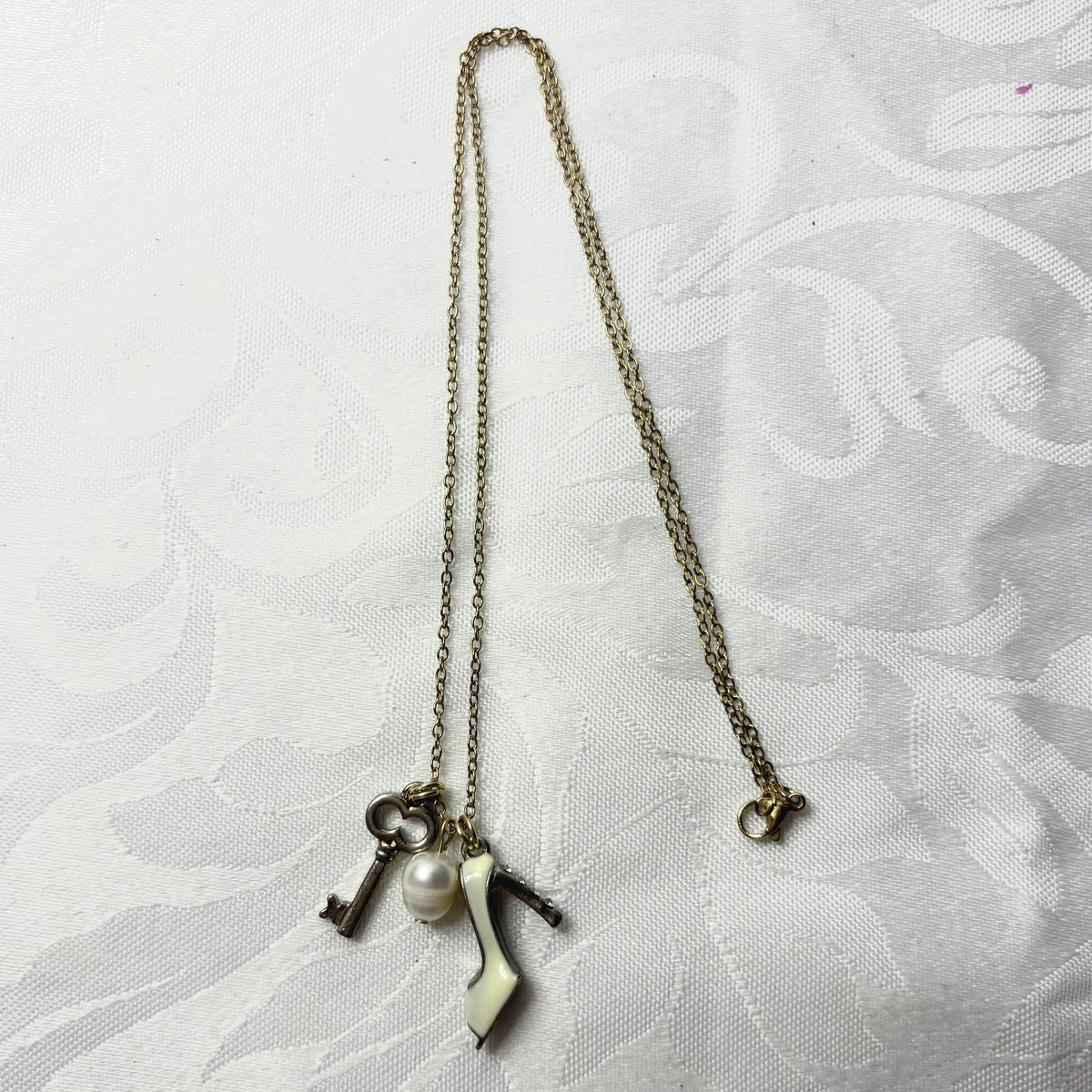 dolly necklace