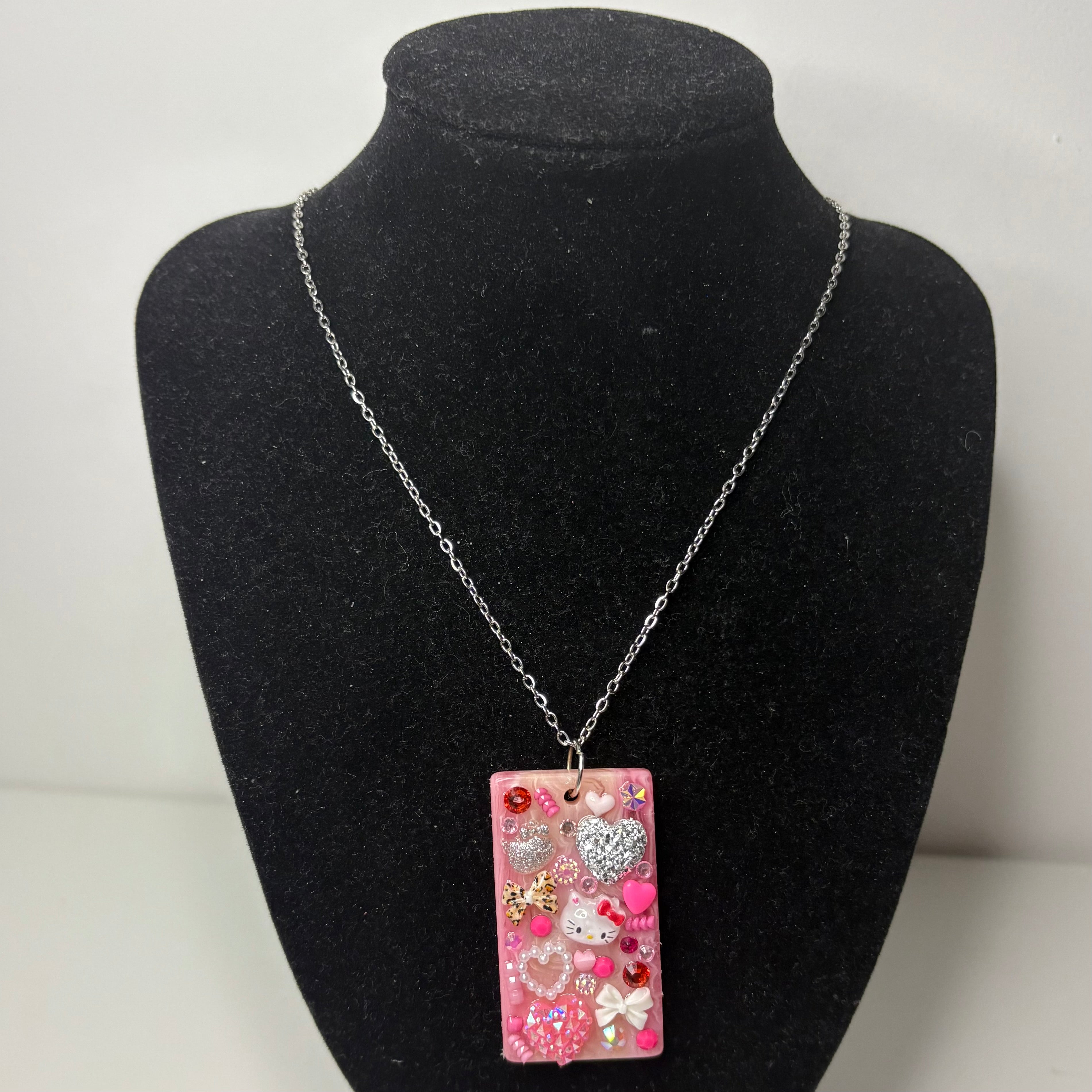 tokyo kitty pendant necklace