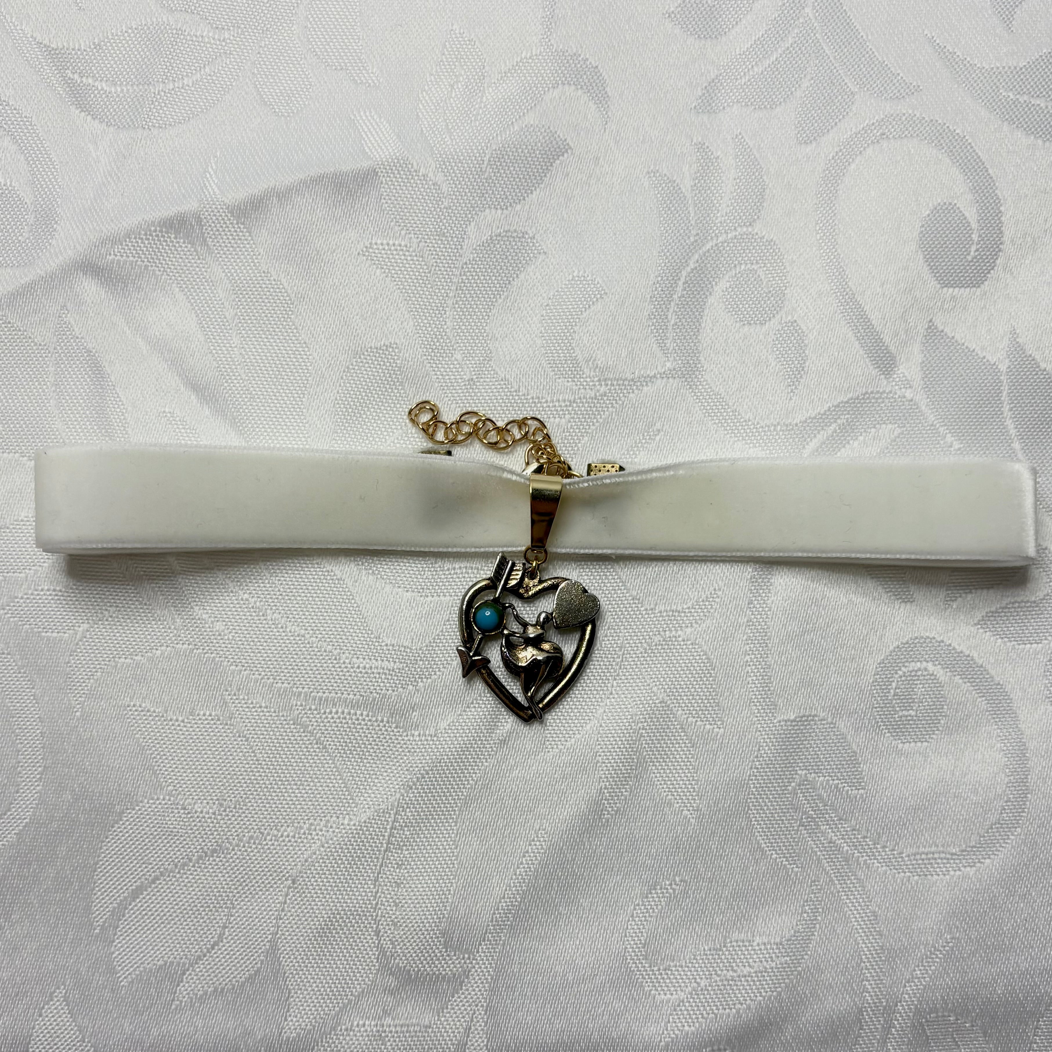 audrey choker necklace