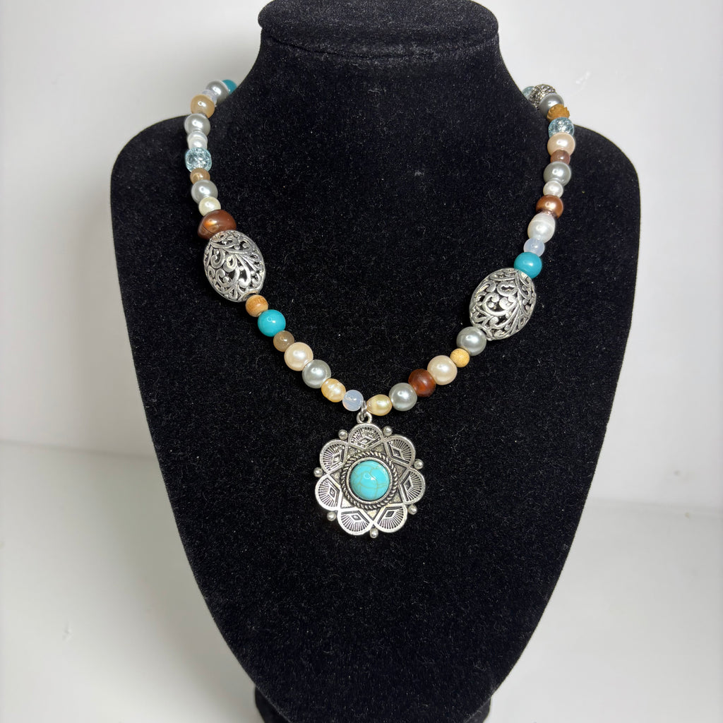 jolene beaded necklace