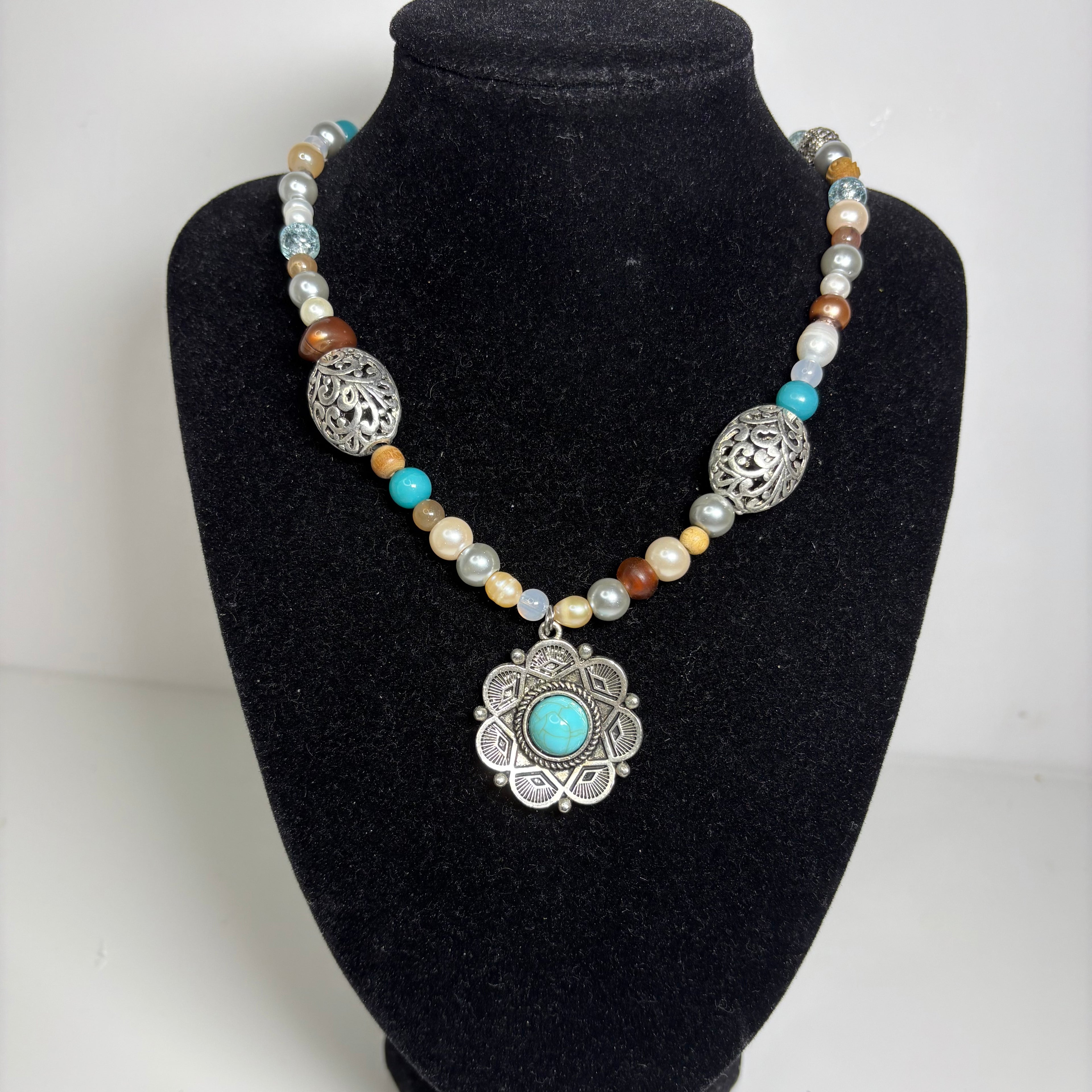 jolene beaded necklace