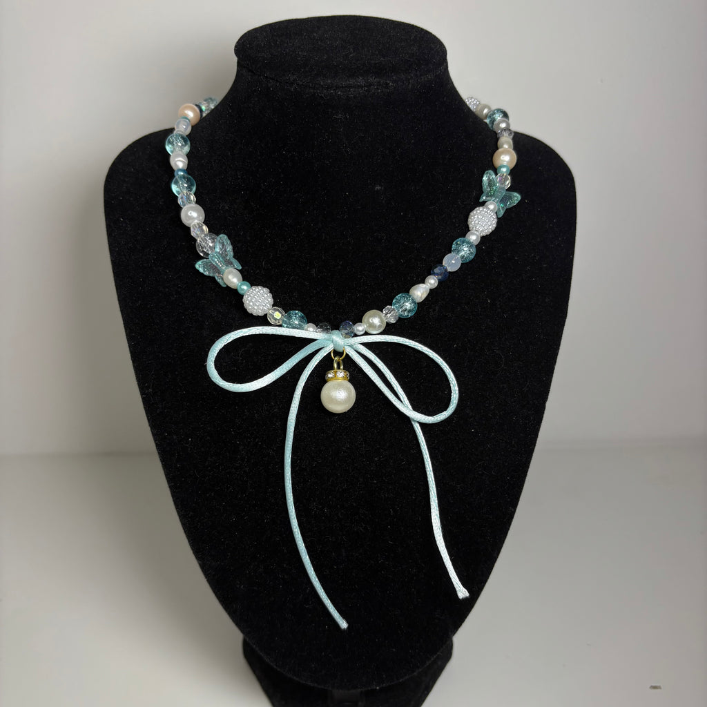 camaraderie necklace